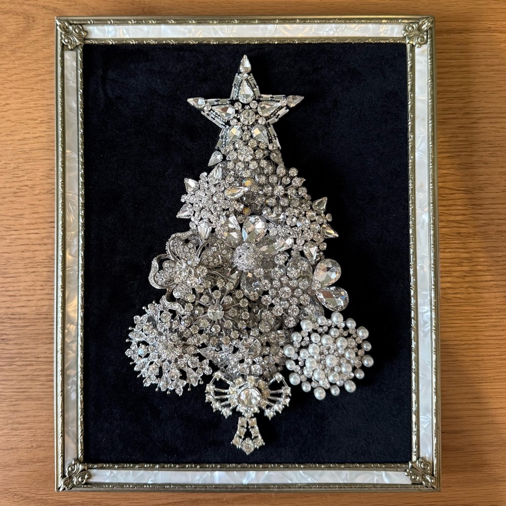 ✨🎄Vintage Rhinestone Brooch Christmas Tree Art 8x10 – One of a Kind ✨